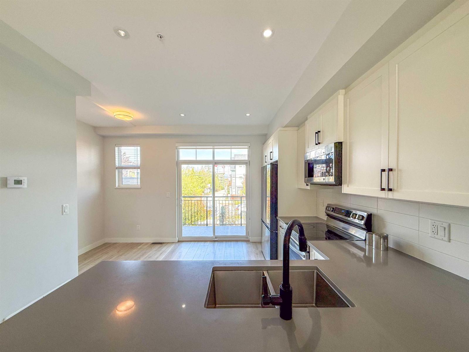 145 20180 84 Avenue Property Photo 4
