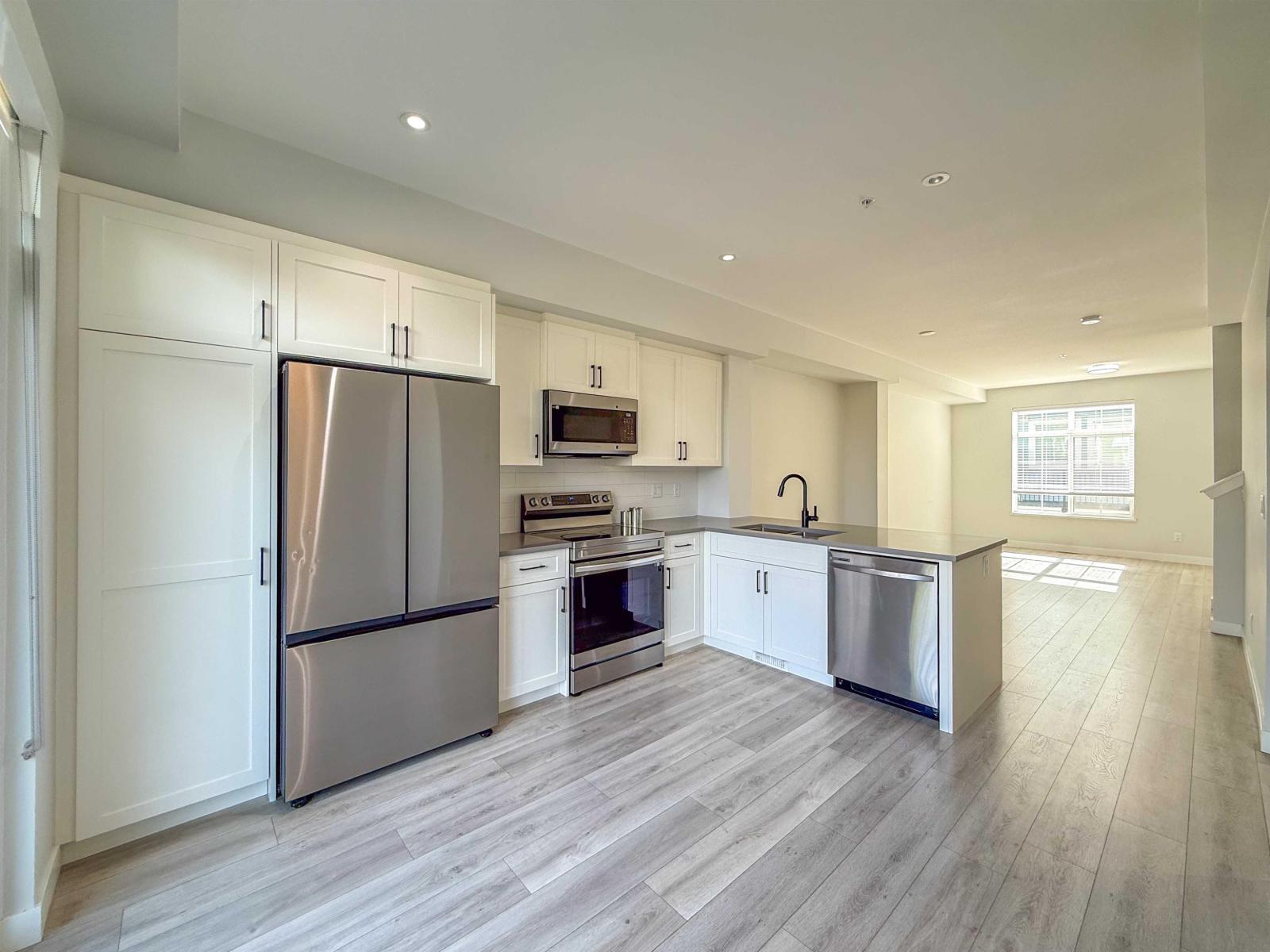 145 20180 84 Avenue Property Photo 12