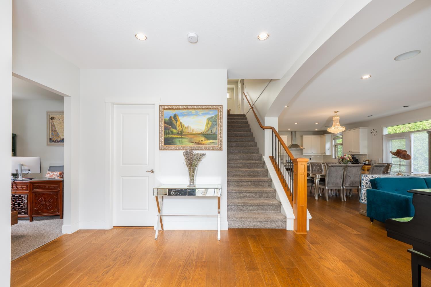 18 15885 26 Avenue Property Photo 3