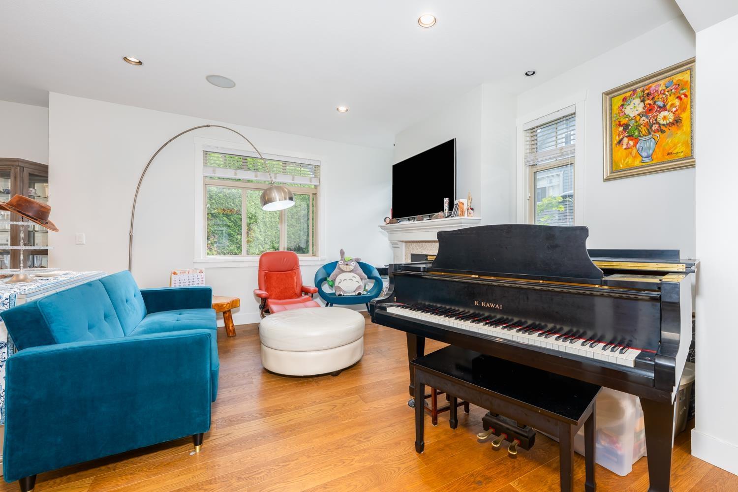 18 15885 26 Avenue Property Photo 4