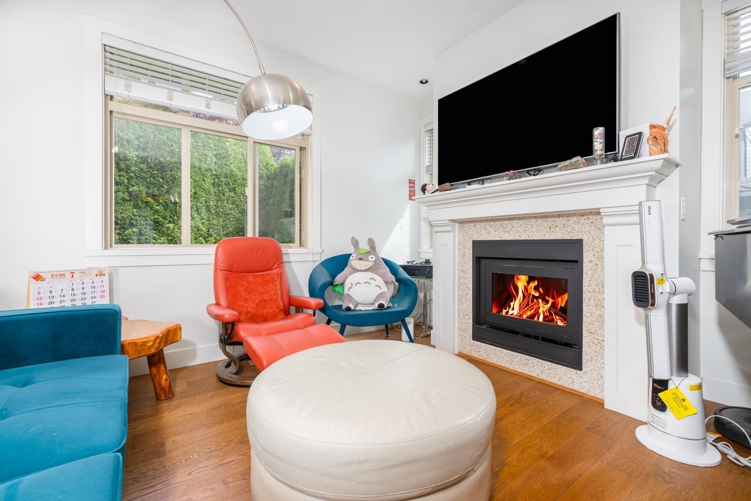 18 15885 26 Avenue Property Photo 6