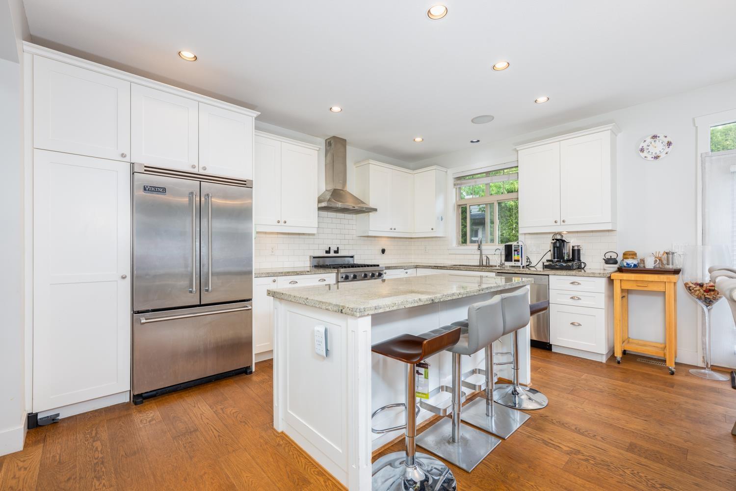 18 15885 26 Avenue Property Photo 8