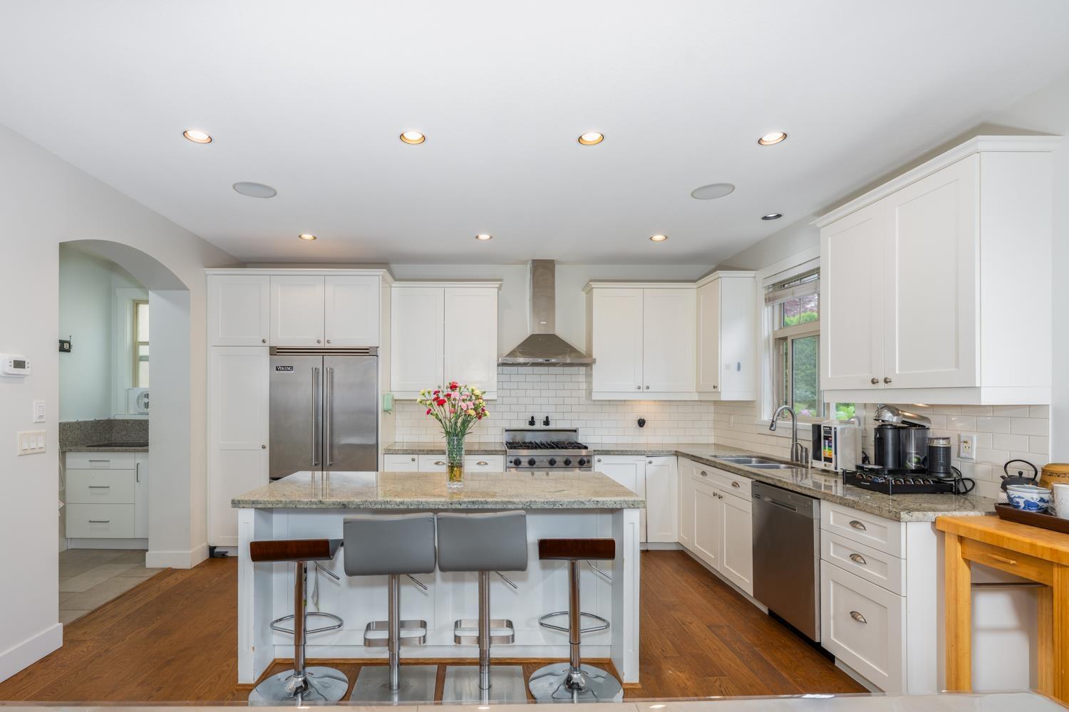 18 15885 26 Avenue Property Photo 9
