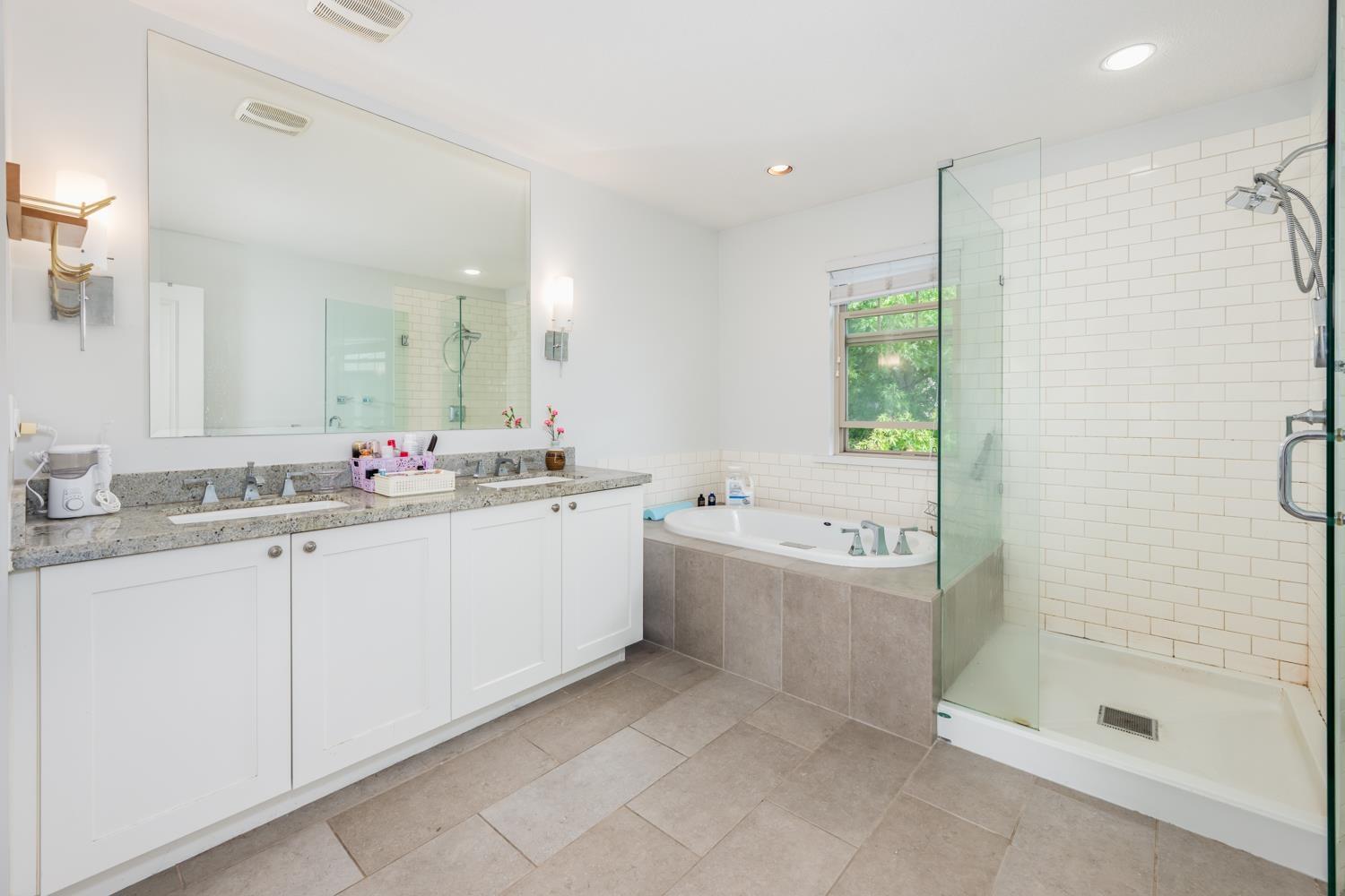 18 15885 26 Avenue Property Photo 17