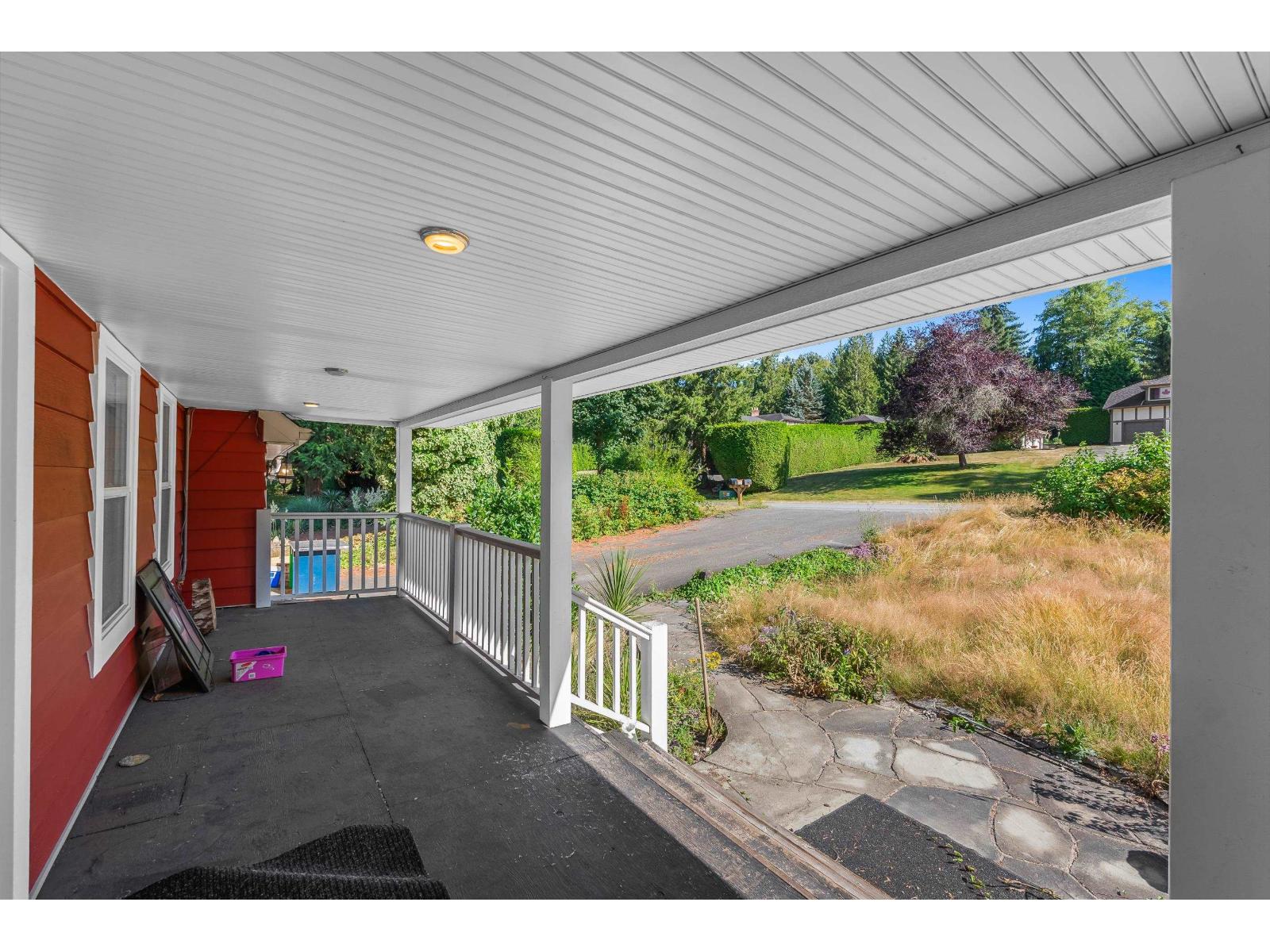 17311 Hillview Place Property Photo 4