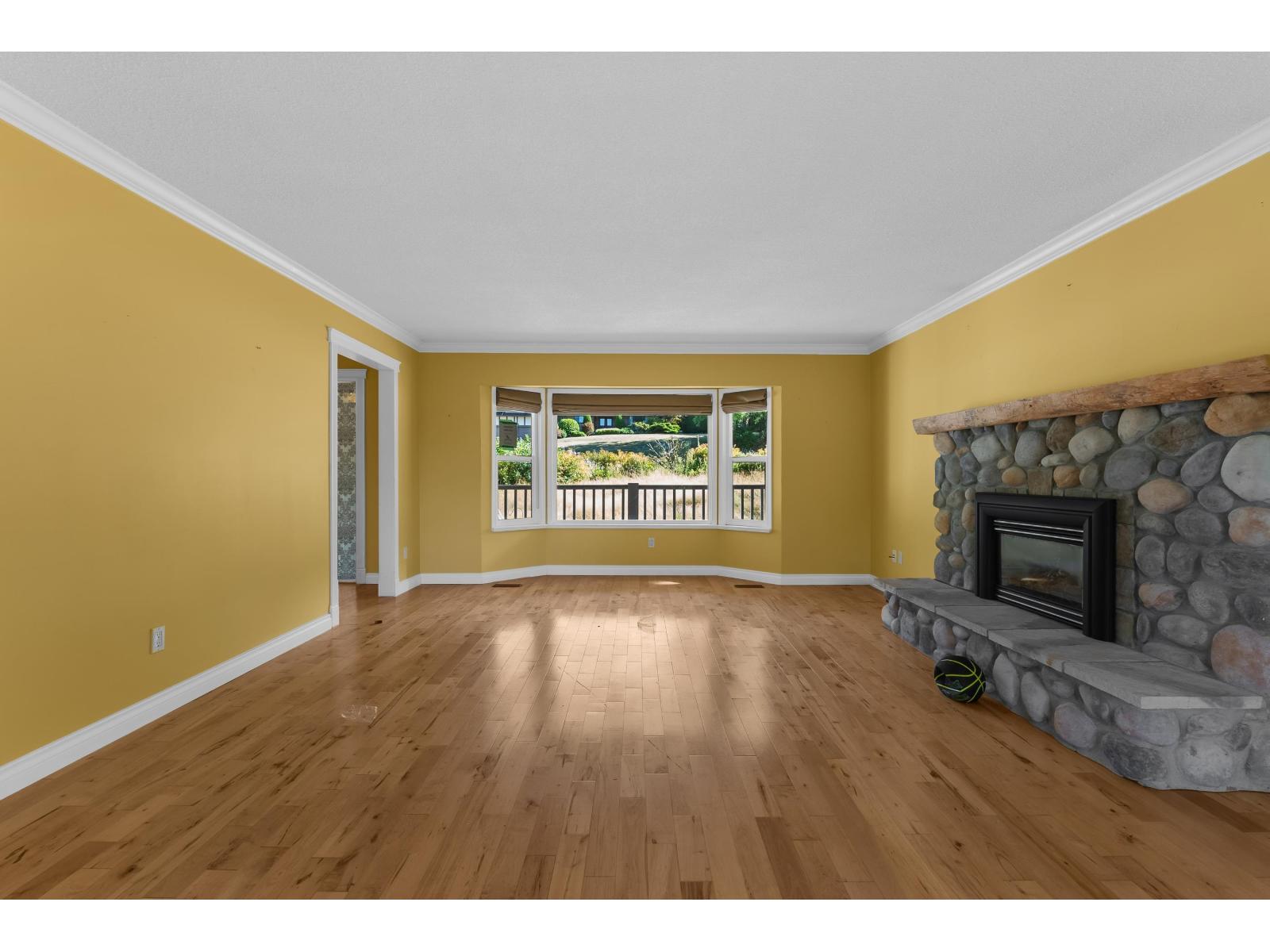 17311 Hillview Place Property Photo 7