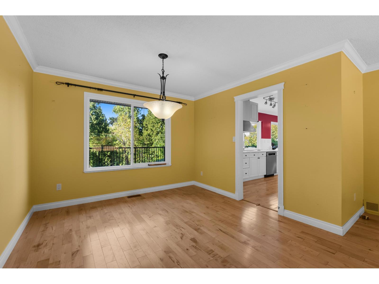 17311 Hillview Place Property Photo 8