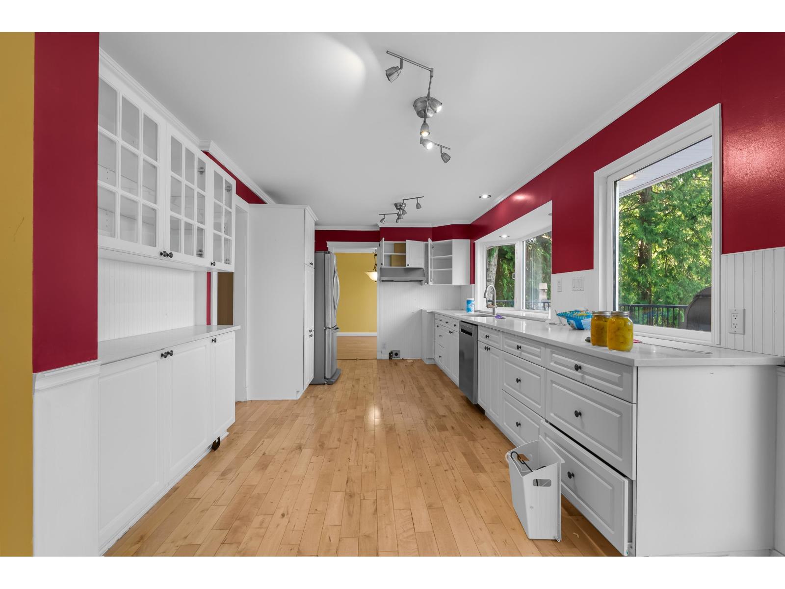 17311 Hillview Place Property Photo 13
