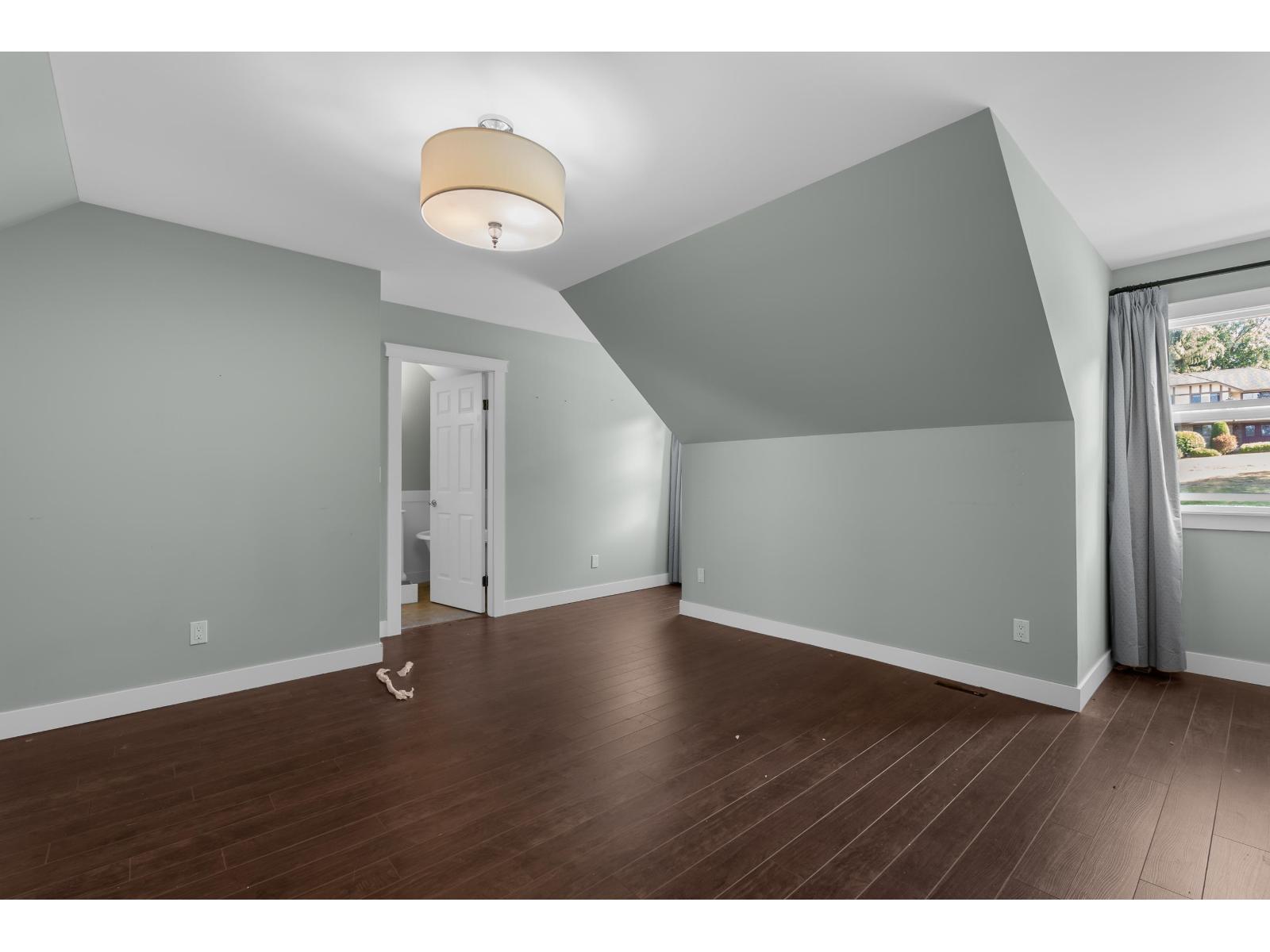 17311 Hillview Place Property Photo 18