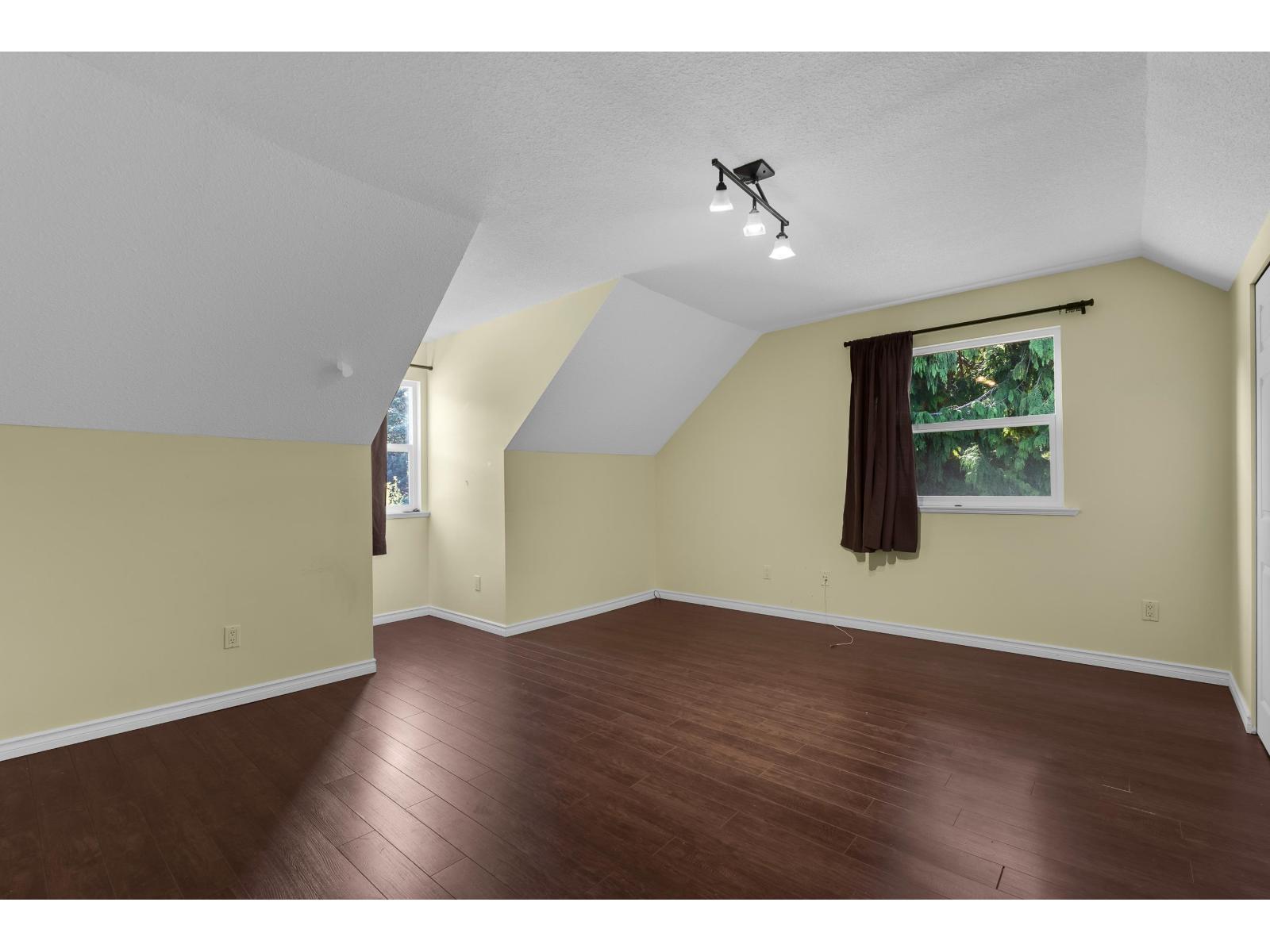 17311 Hillview Place Property Photo 21