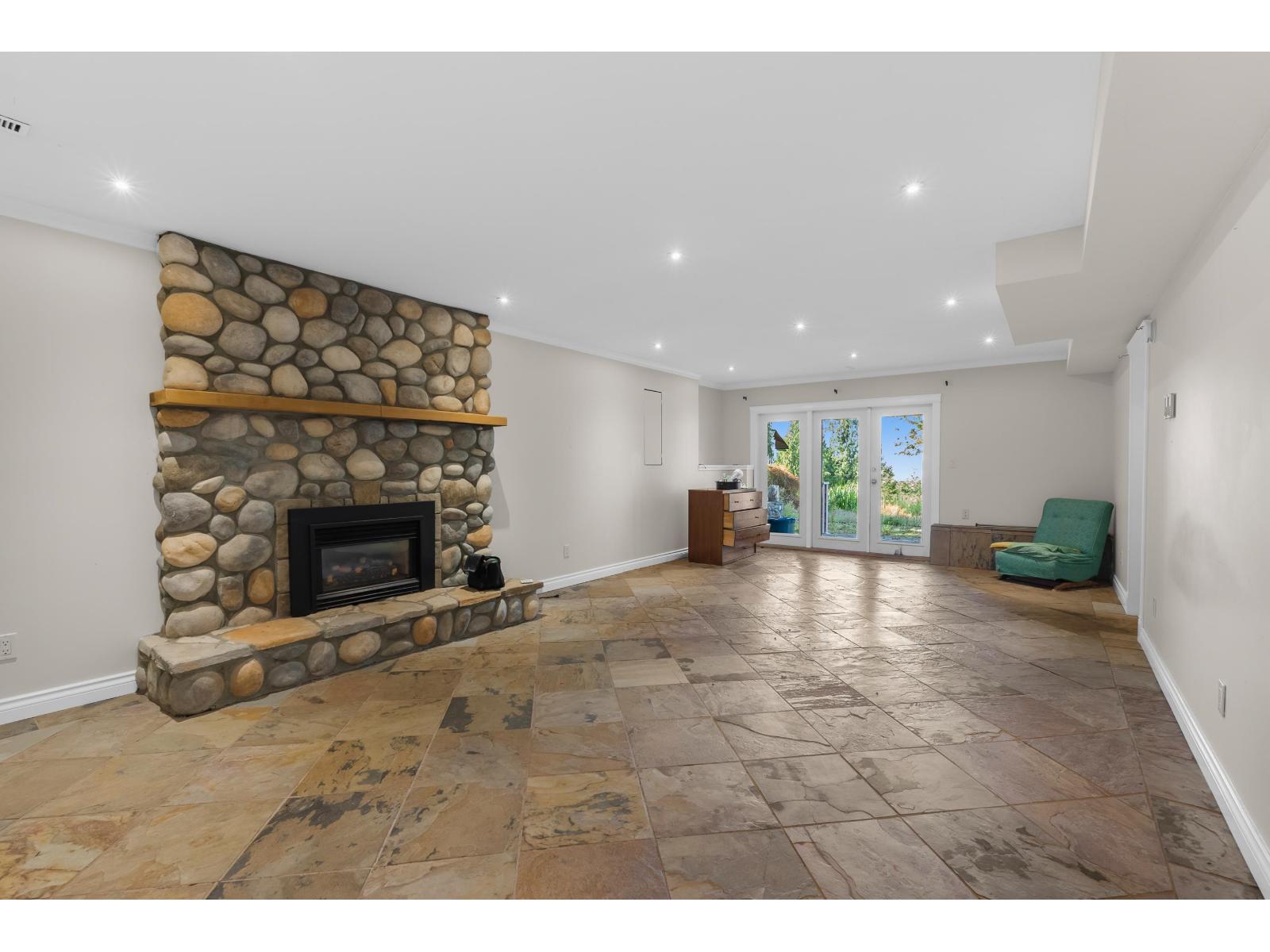 17311 Hillview Place Property Photo 22