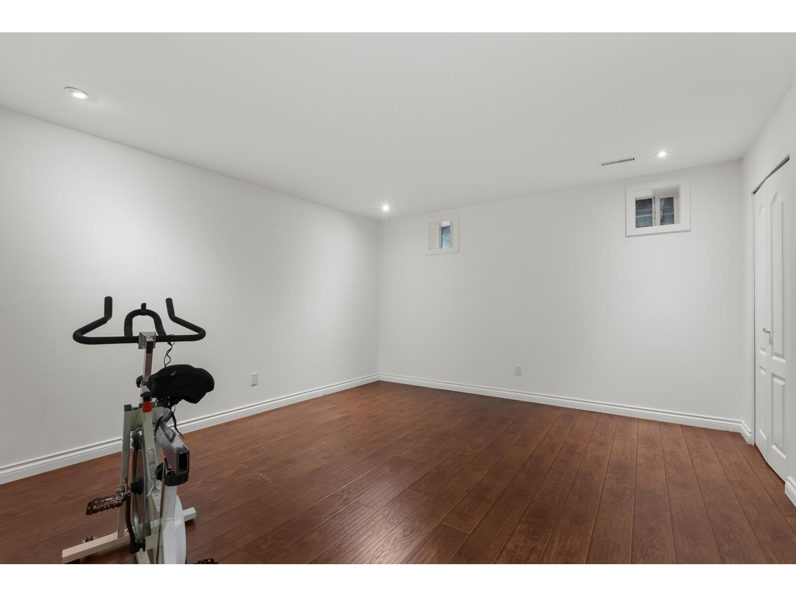 17311 Hillview Place Property Photo 27