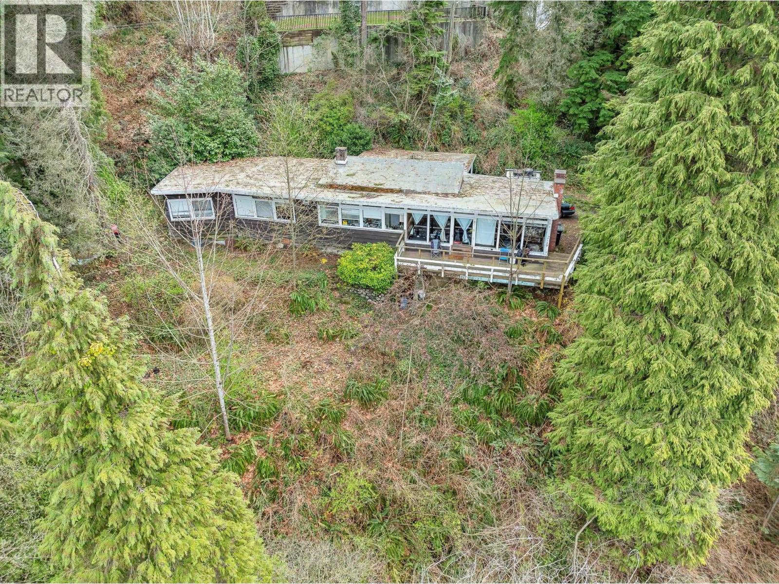 7356 Braeside Drive Property Photo 8