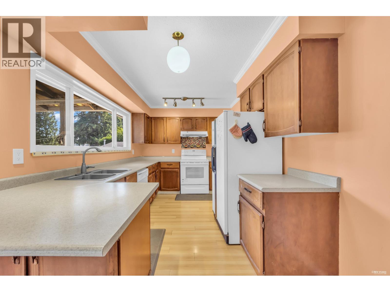 1749 Dorset Avenue Property Photo 10