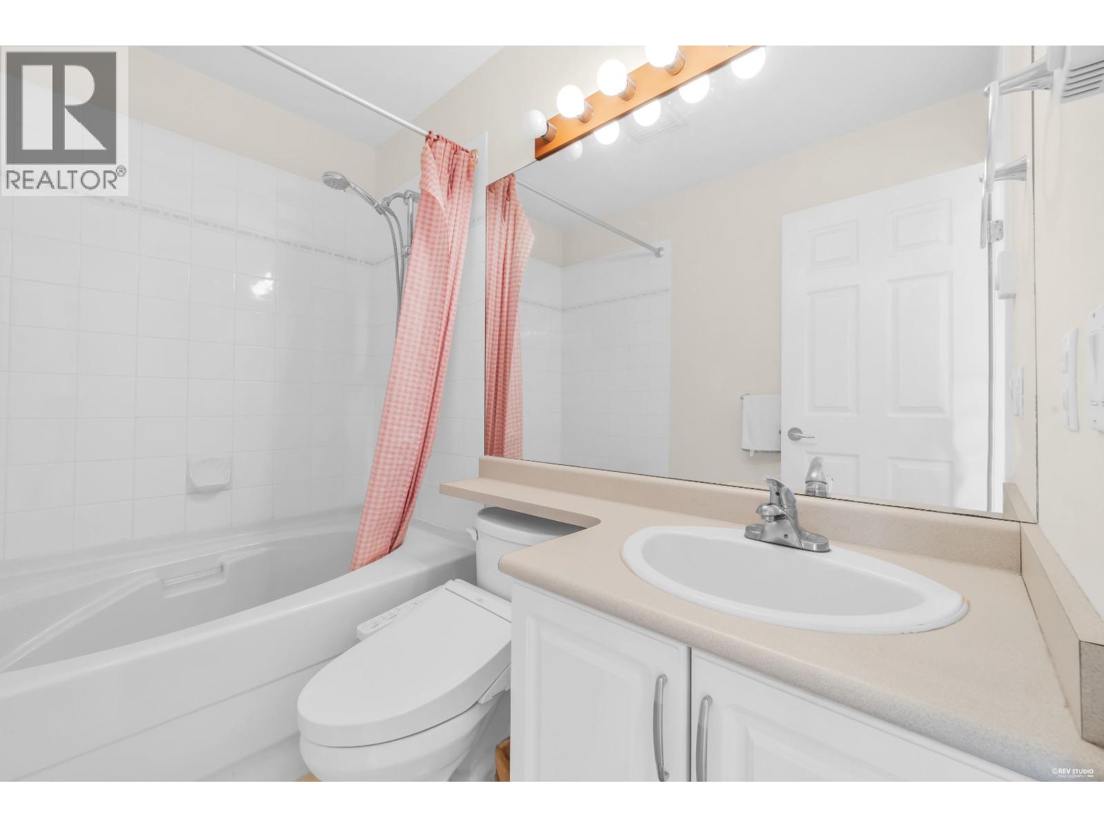 25 5298 Oakmount Crescent Property Photo 25