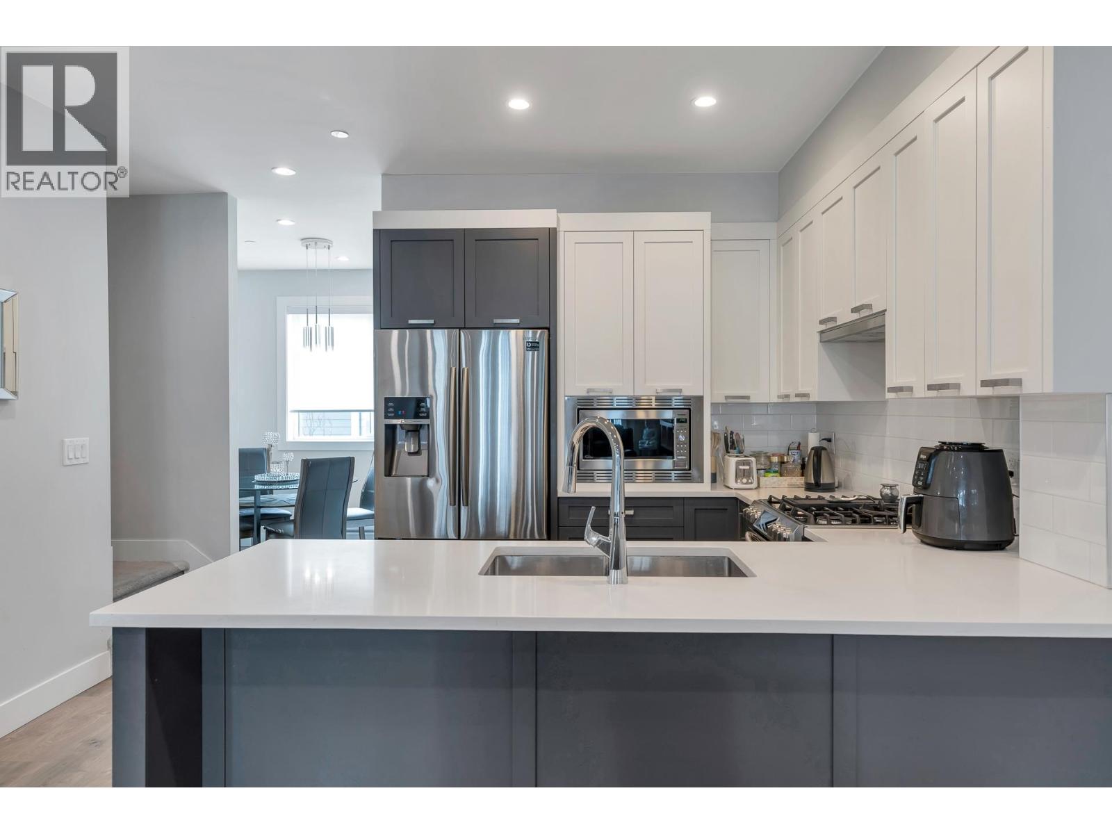 21 189 Wood Street Property Photo 18