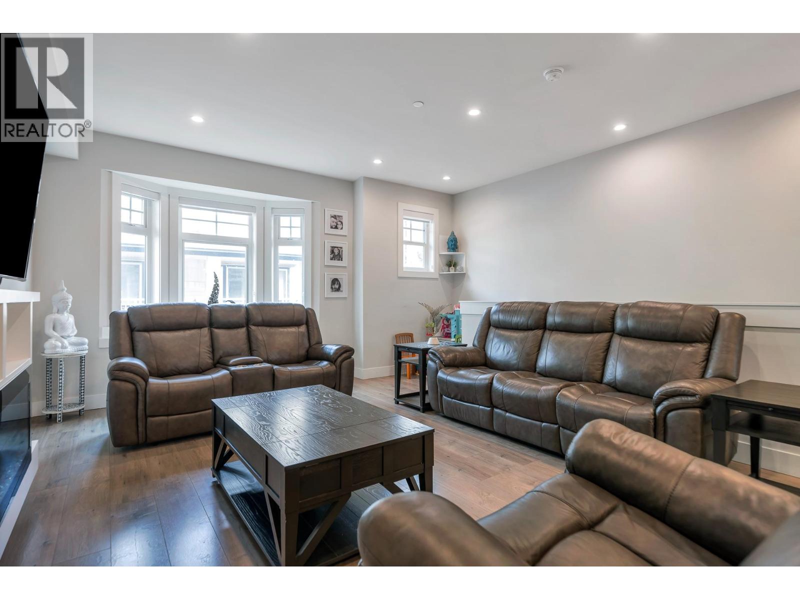 21 189 Wood Street Property Photo 20