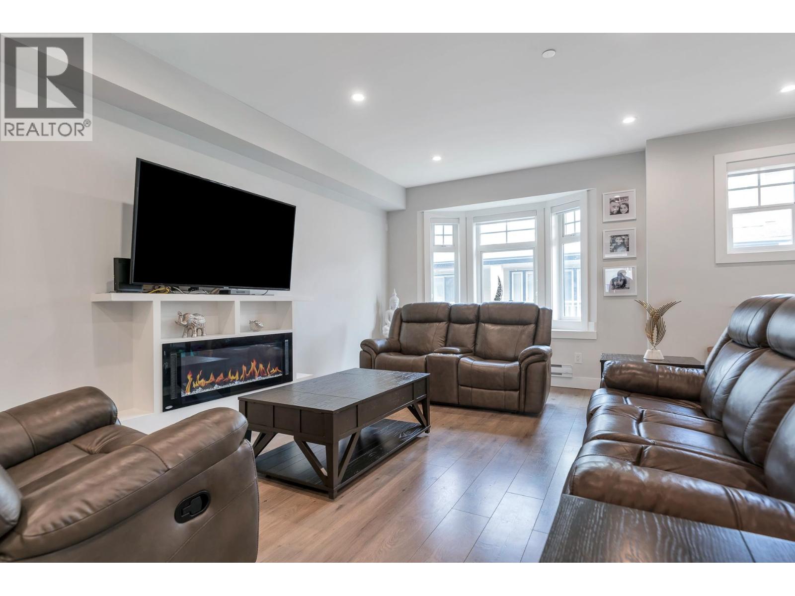 21 189 Wood Street Property Photo 21