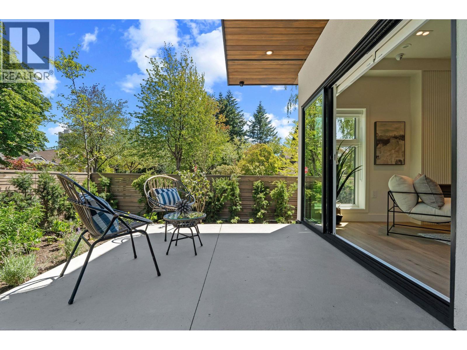 5489 Larch Street Property Photo 2