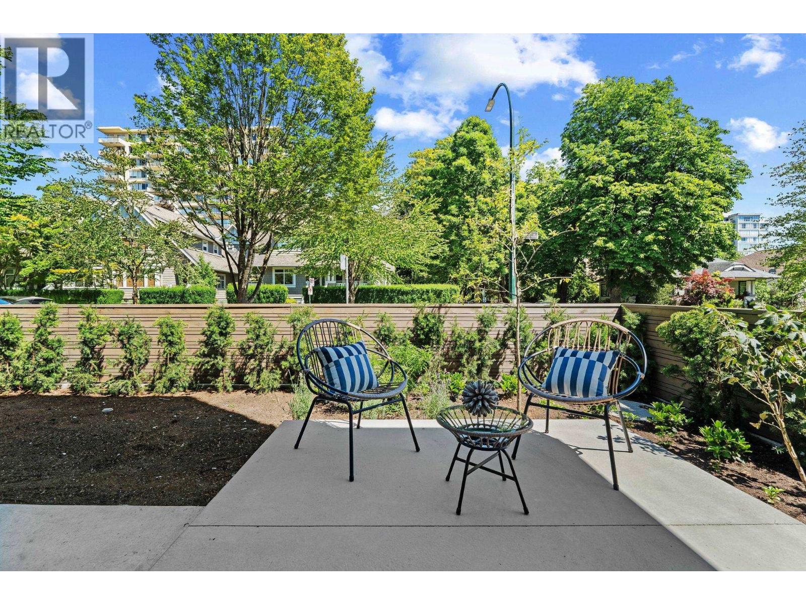 5489 Larch Street Property Photo 3