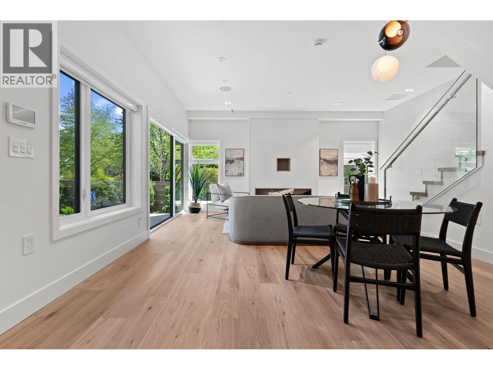 5489 Larch Street Property Photo 12