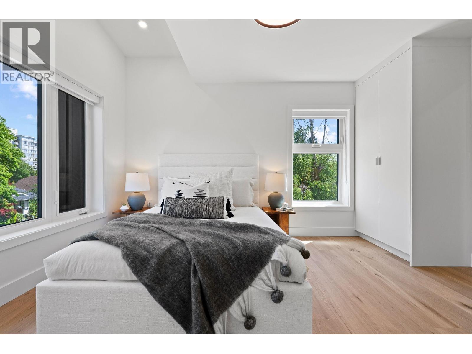 5489 Larch Street Property Photo 25