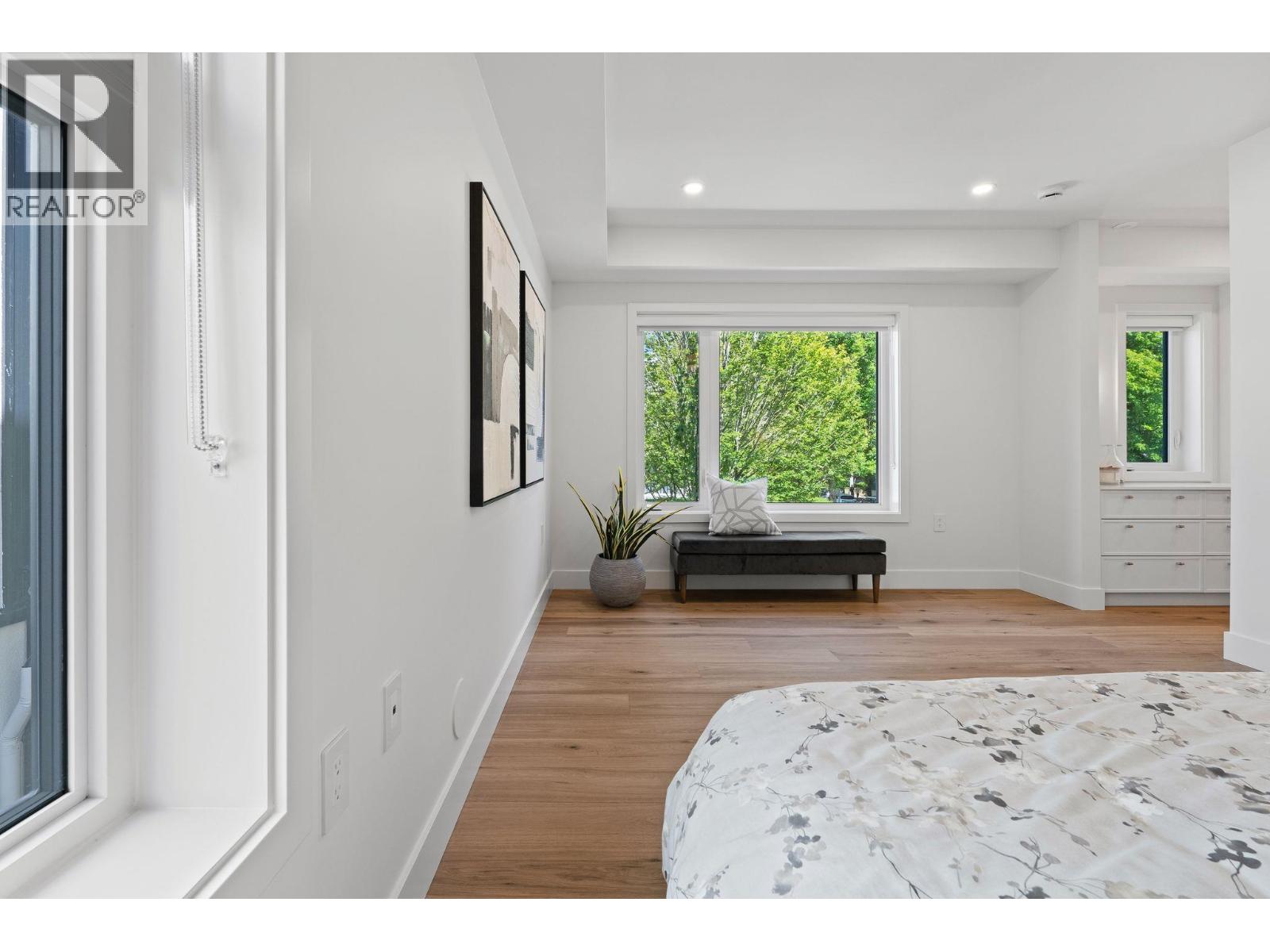 5489 Larch Street Property Photo 26
