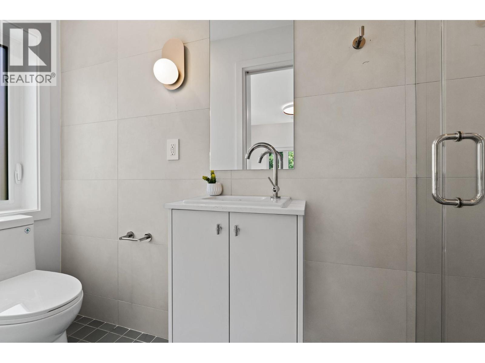 5489 Larch Street Property Photo 28