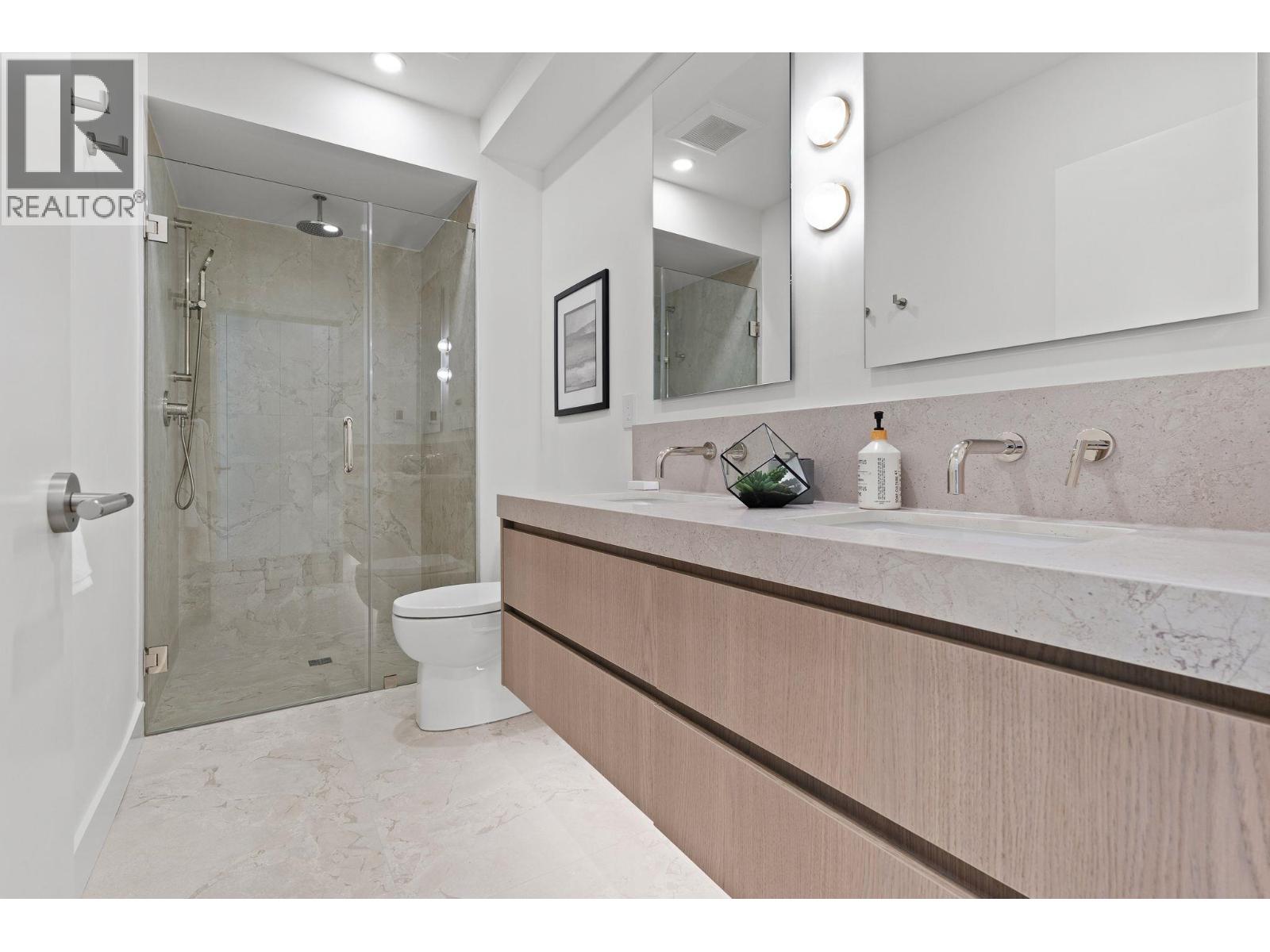 5489 Larch Street Property Photo 34