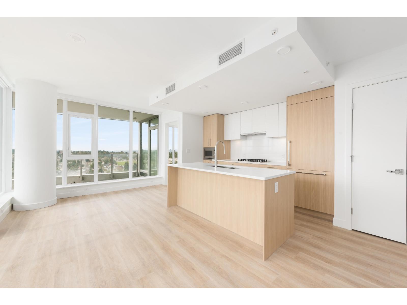 1802 9675 KING GEORGE BOULEVARD Property Photo 1