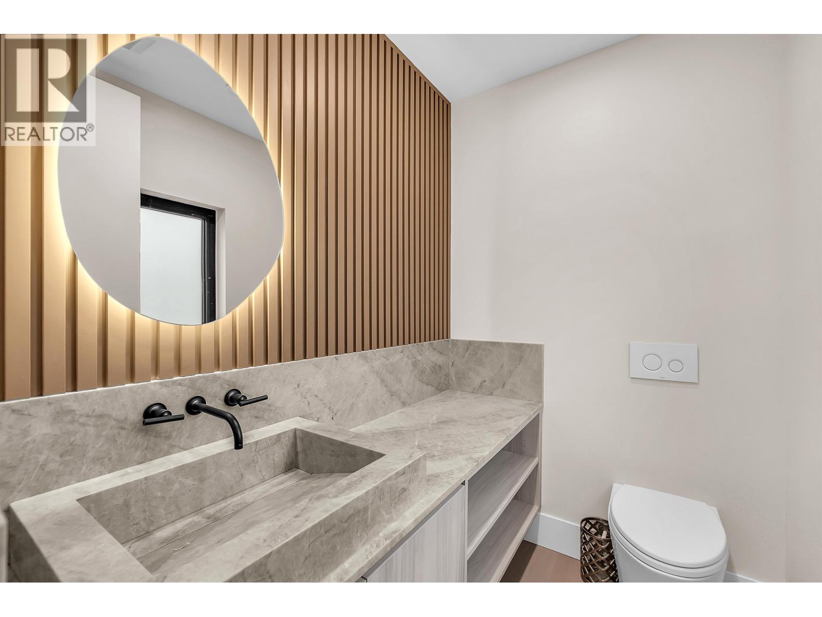 502 E 5th Street Property Photo 13