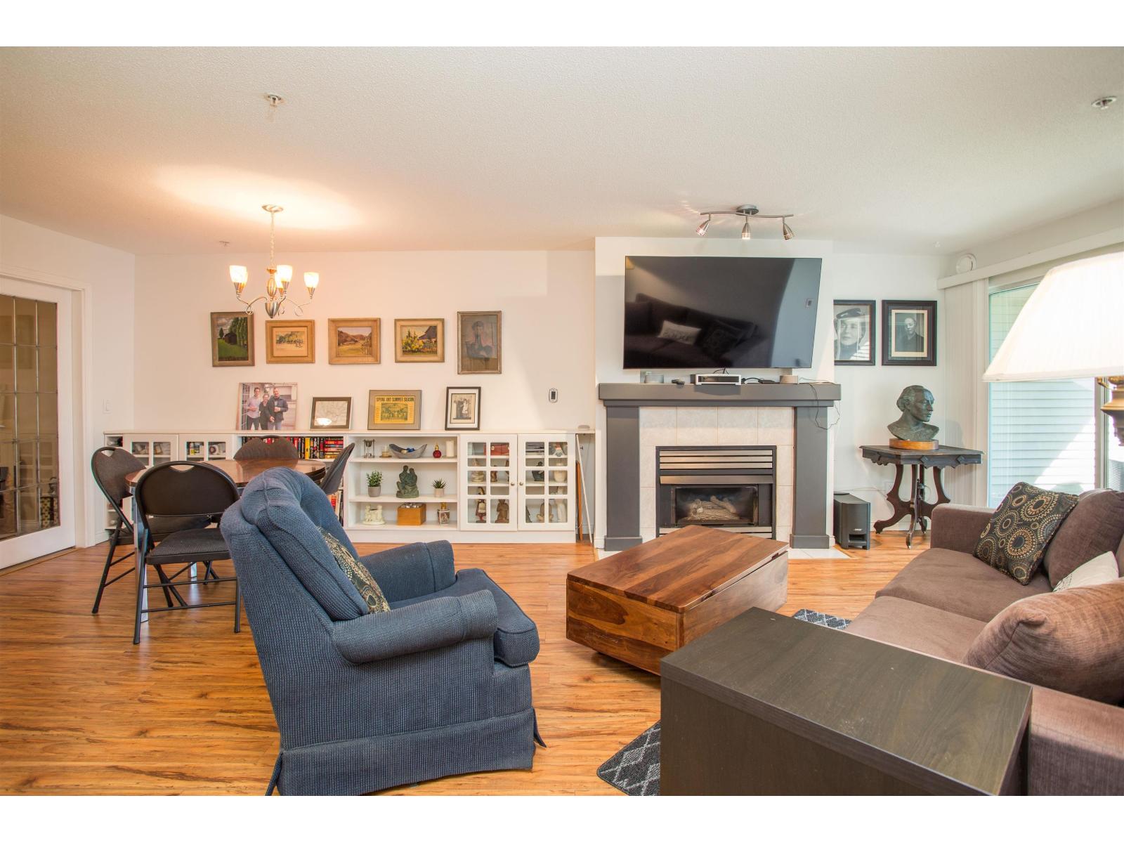 221 19528 FRASER HIGHWAY