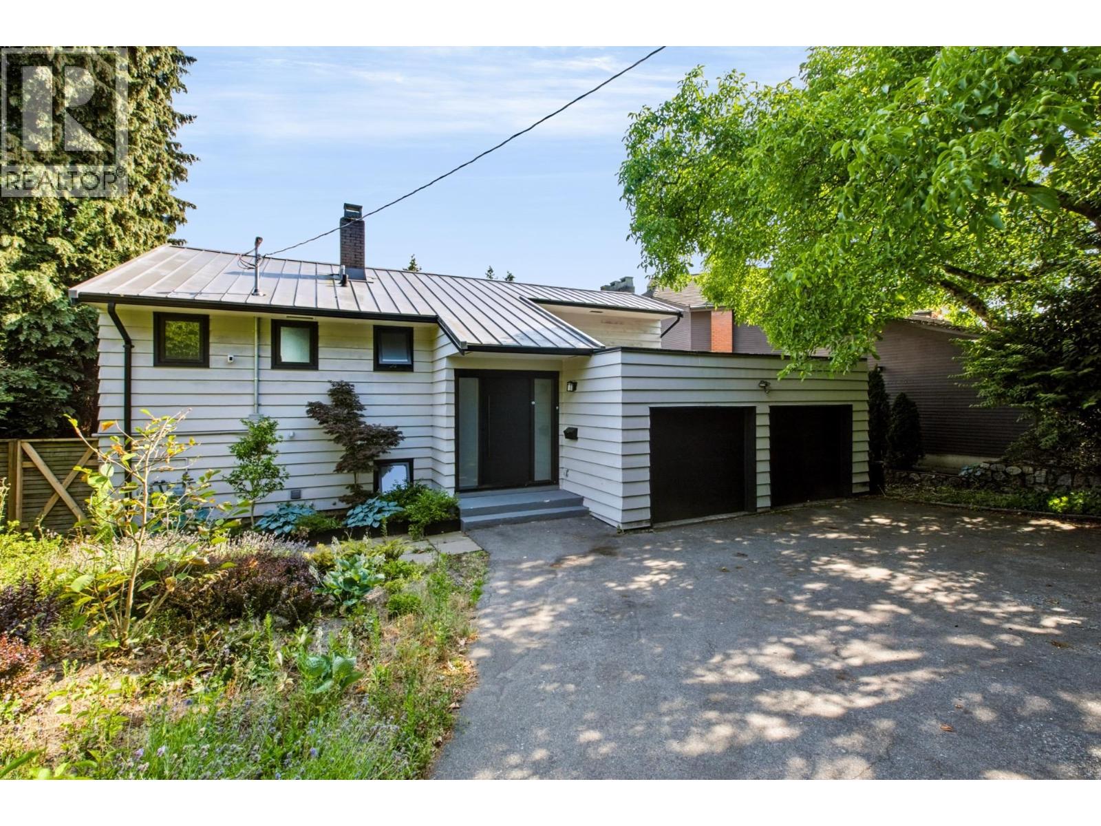 2234 Palmerston Avenue Property Photo 2