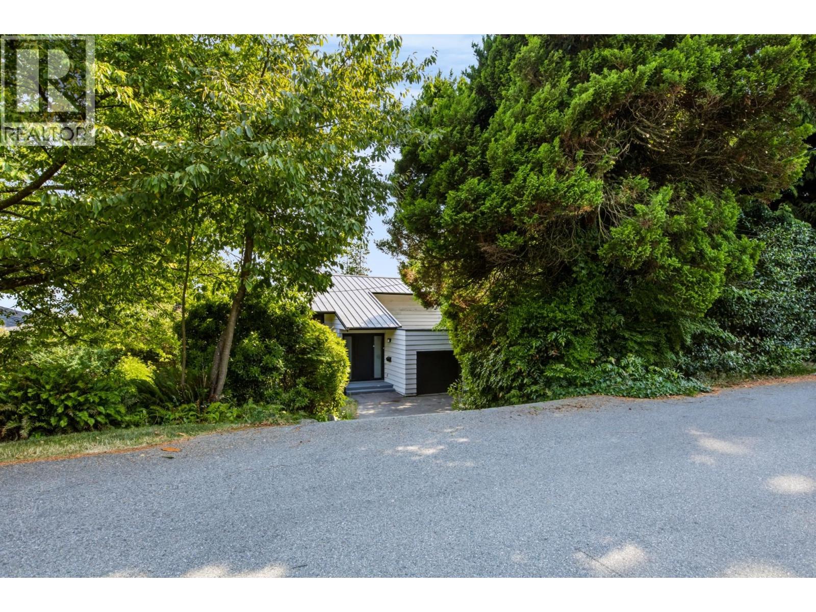 2234 Palmerston Avenue Property Photo 6