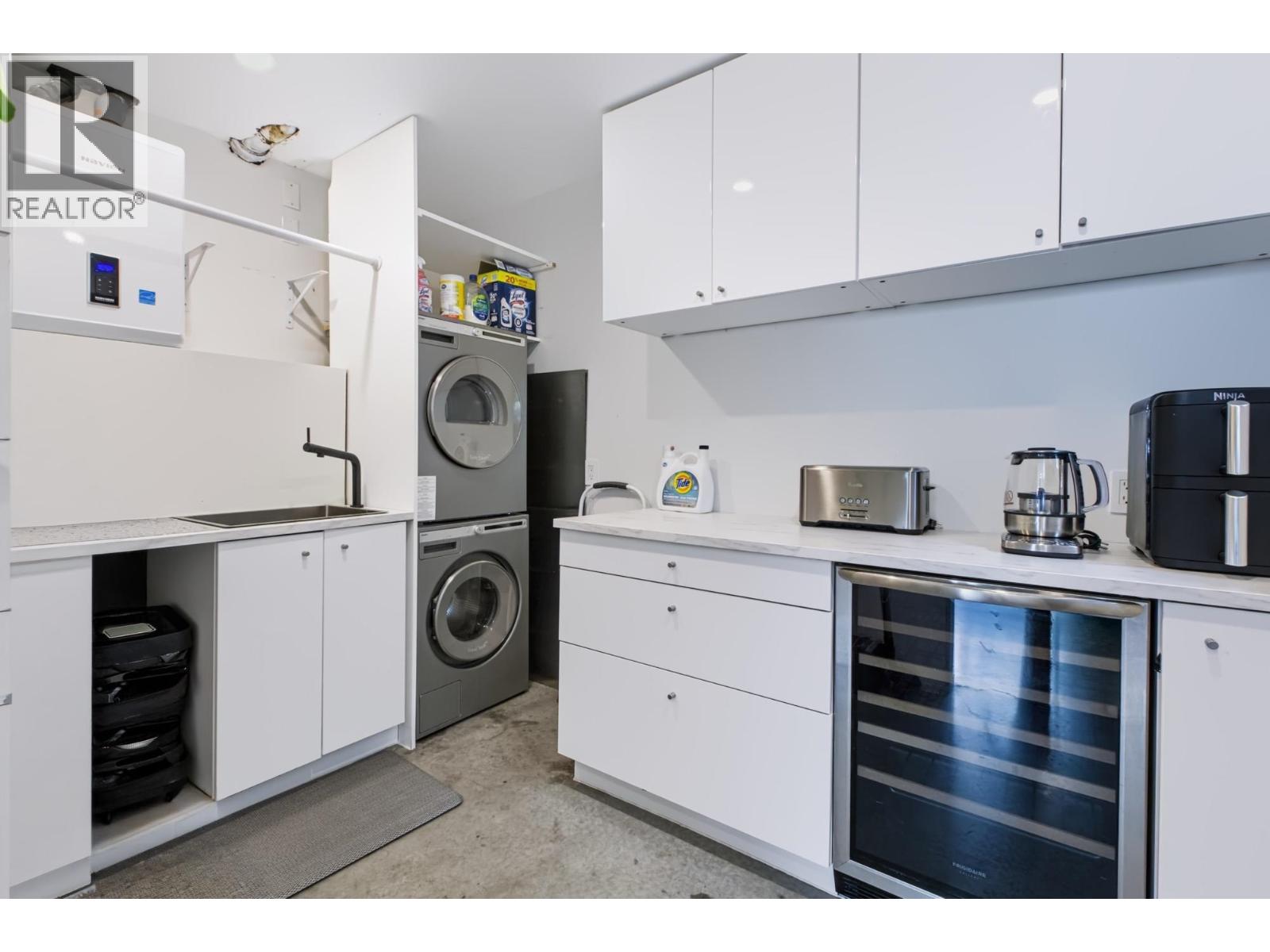 2234 Palmerston Avenue Property Photo 21