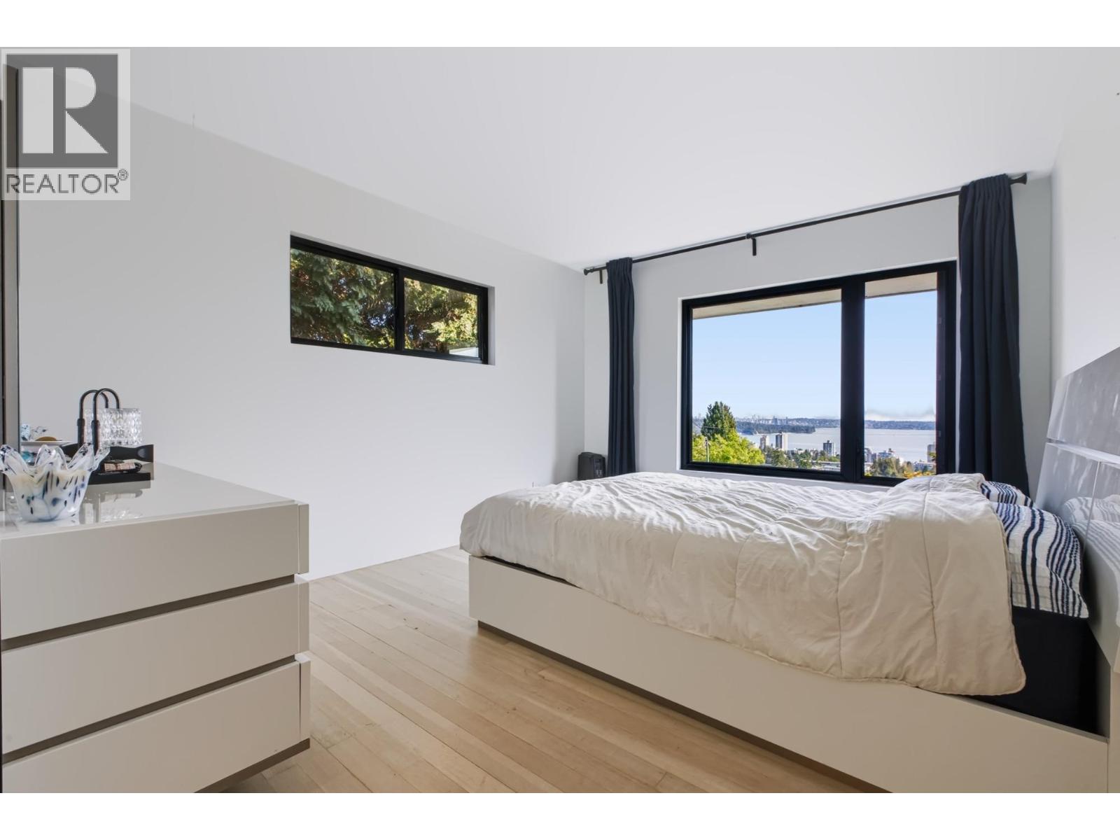 2234 Palmerston Avenue Property Photo 23