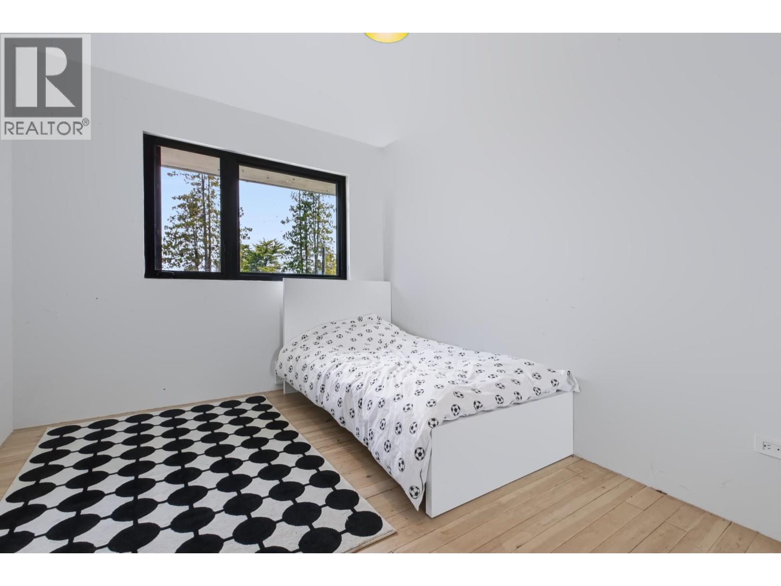 2234 Palmerston Avenue Property Photo 28