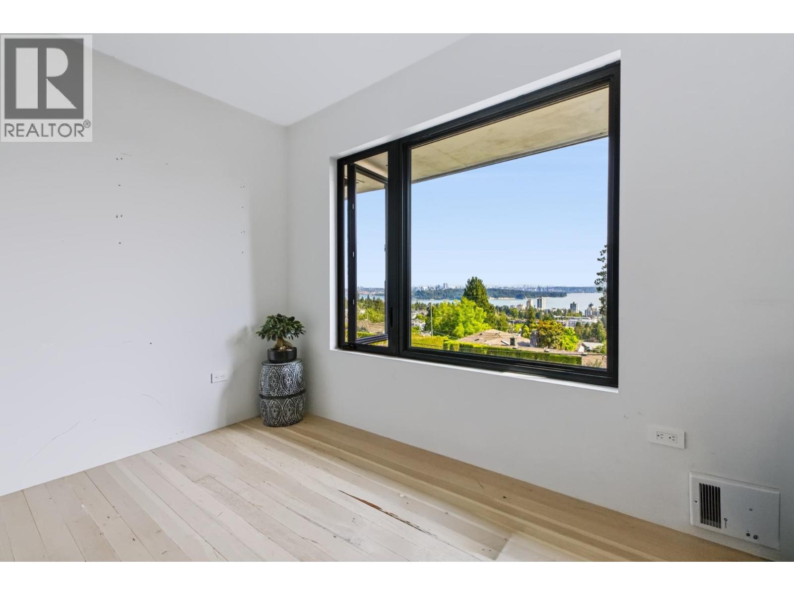 2234 Palmerston Avenue Property Photo 33