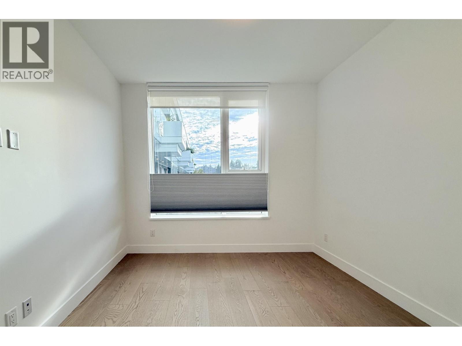 3-brm 423 6th Street Property Photo 13