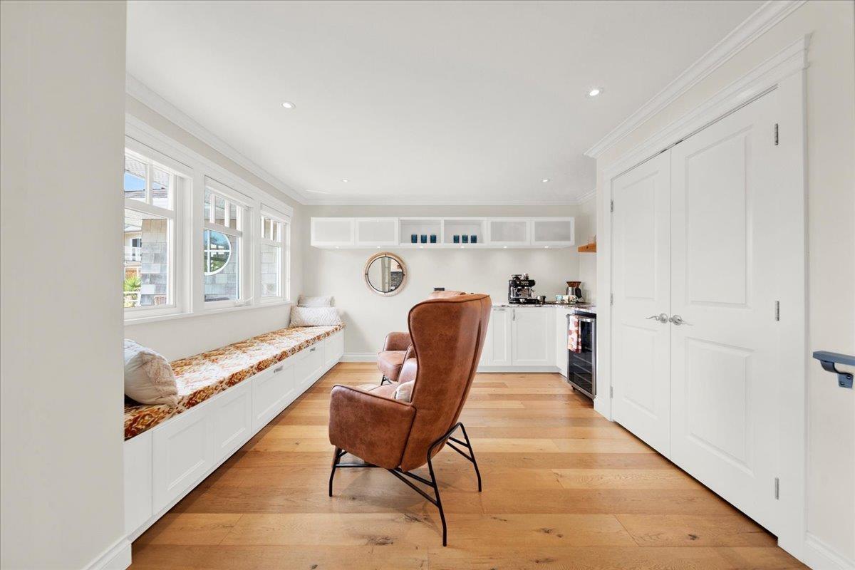 16063 8 Avenue Property Photo 9