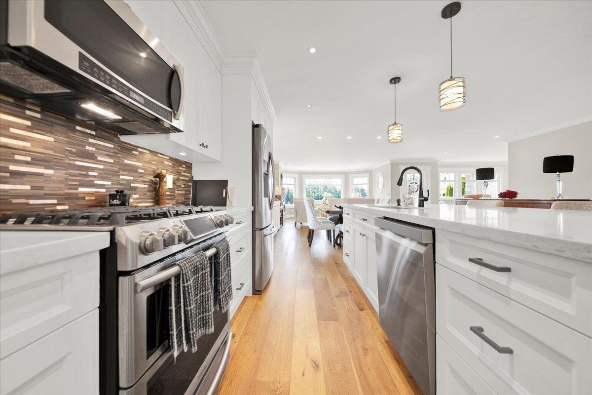 16063 8 Avenue Property Photo 12