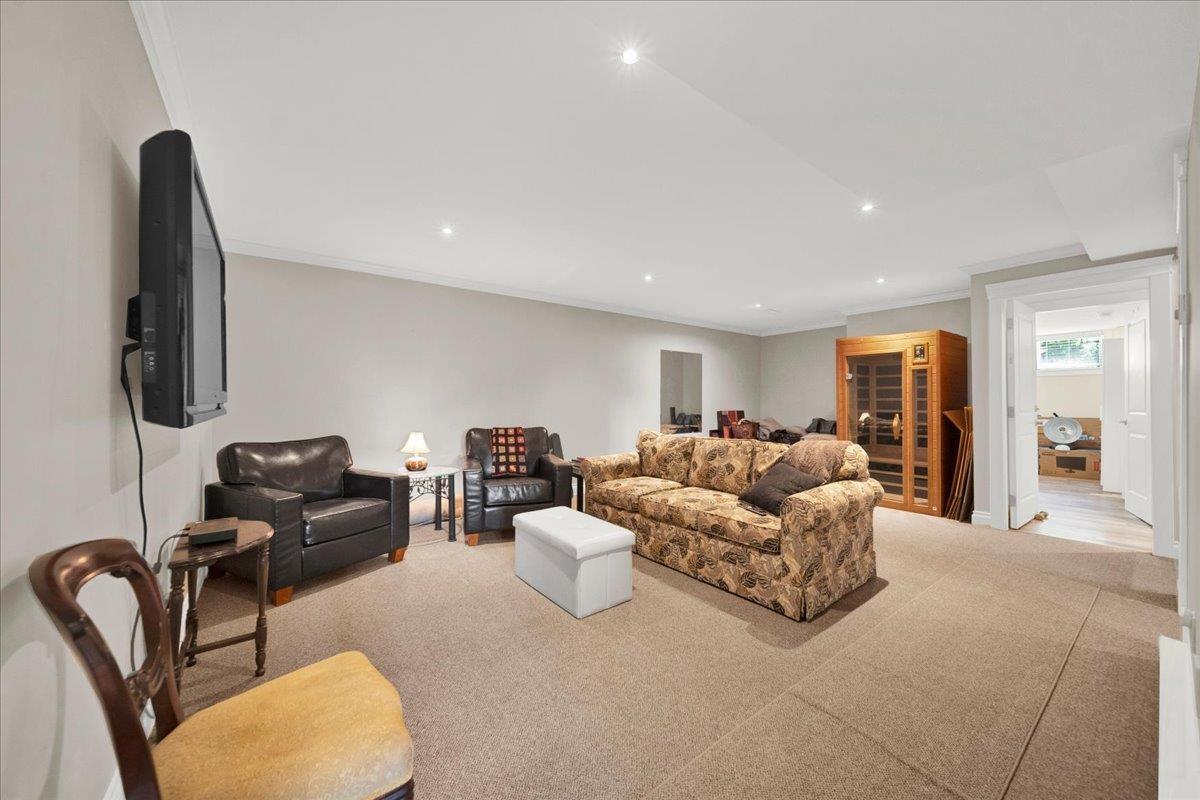 16063 8 Avenue Property Photo 25