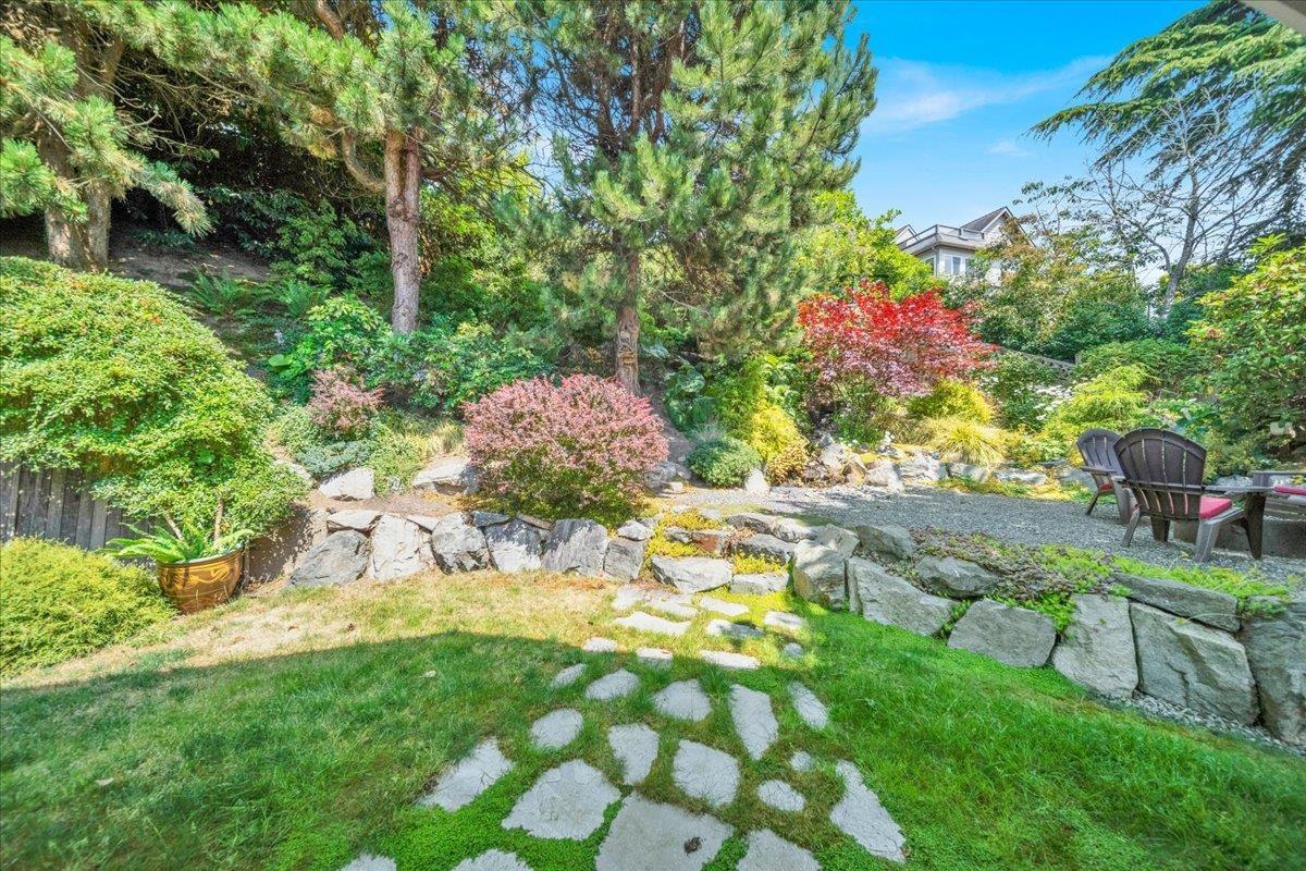 16063 8 Avenue Property Photo 34