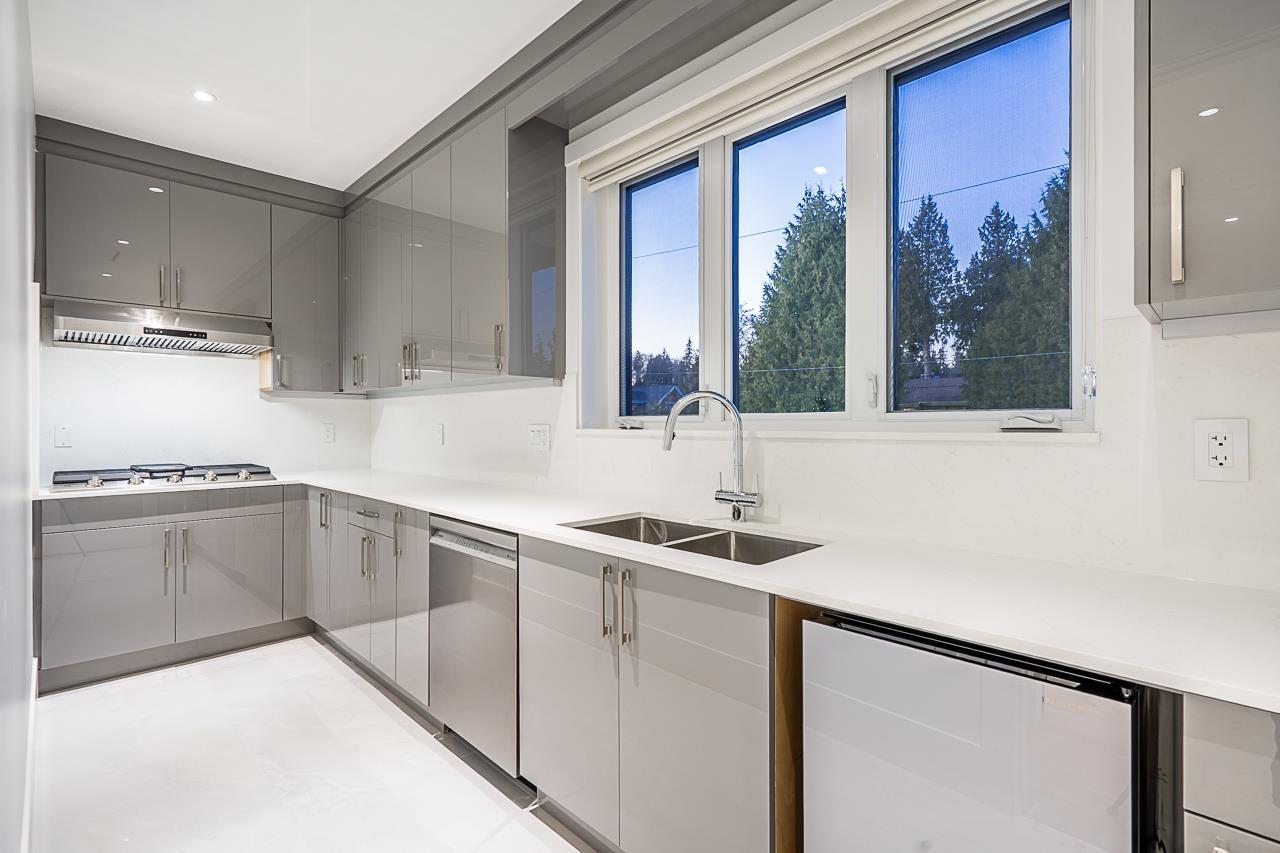 13528 14 Avenue Property Photo 10