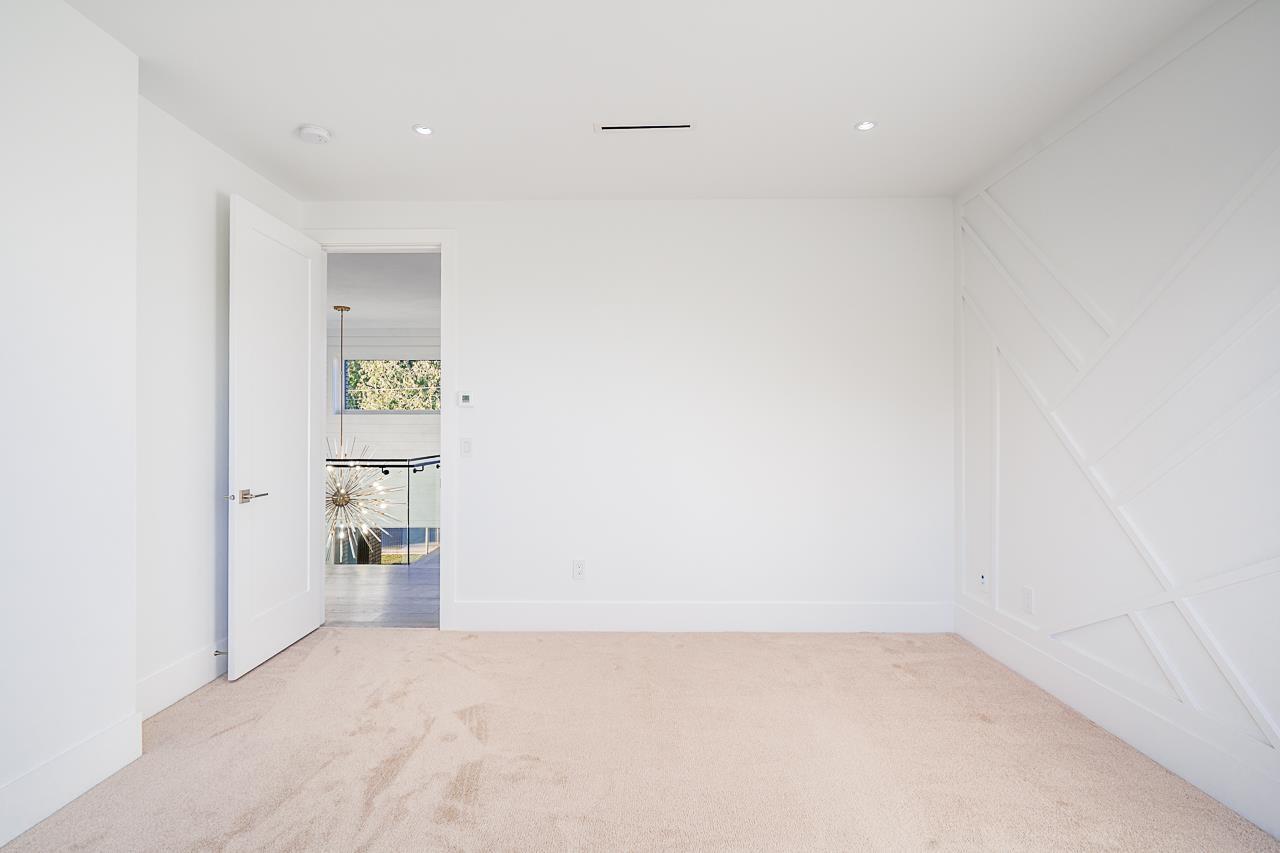 13528 14 Avenue Property Photo 14
