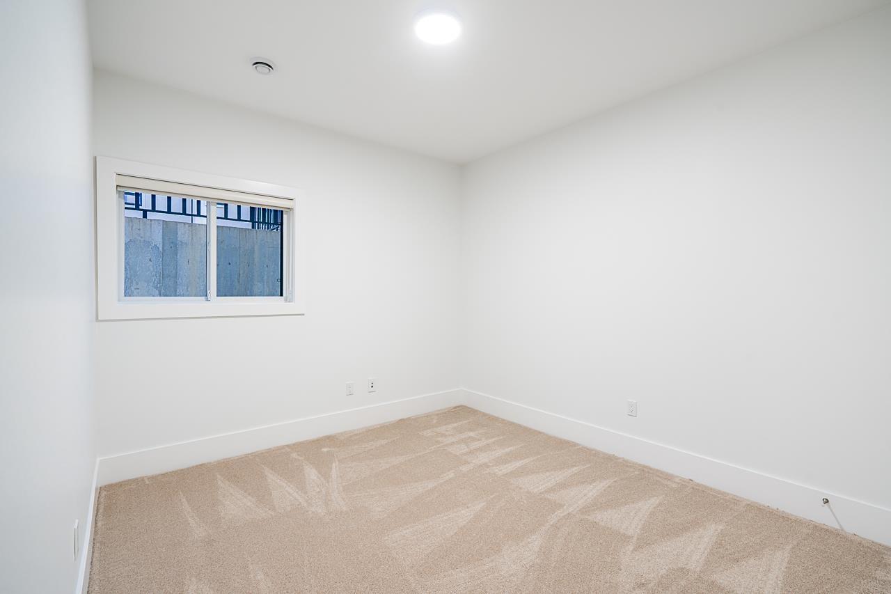 13528 14 Avenue Property Photo 35