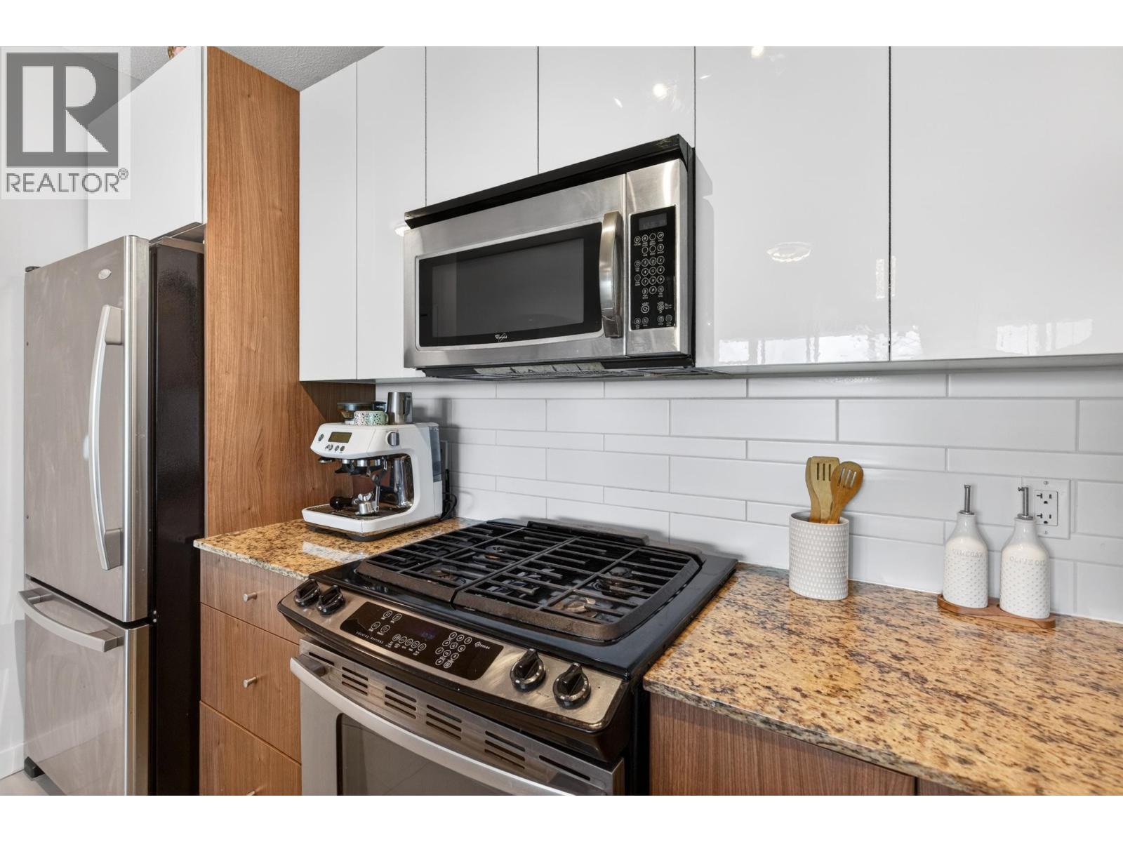 1601 280 Ross Drive Property Photo 8