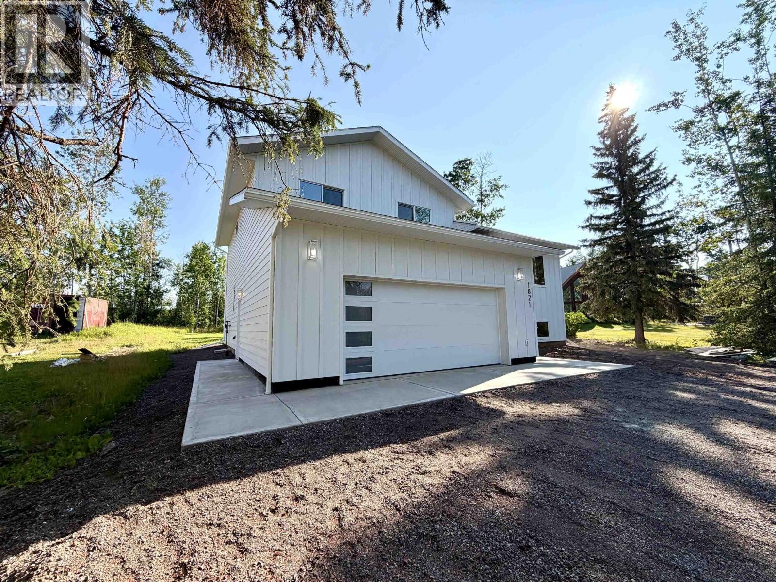 1821 Spruce Drive Property Photo 2