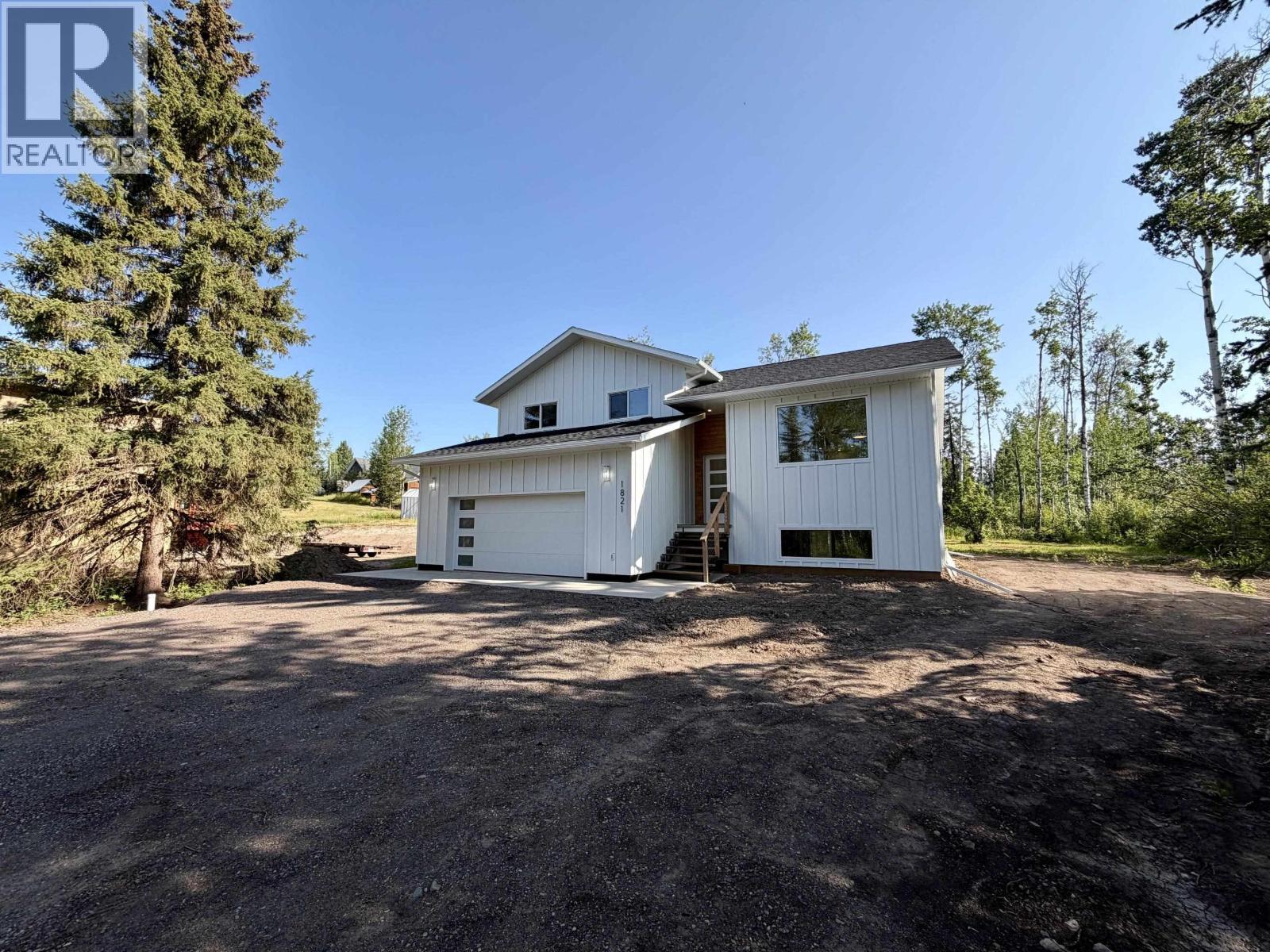 1821 Spruce Drive Property Photo 3