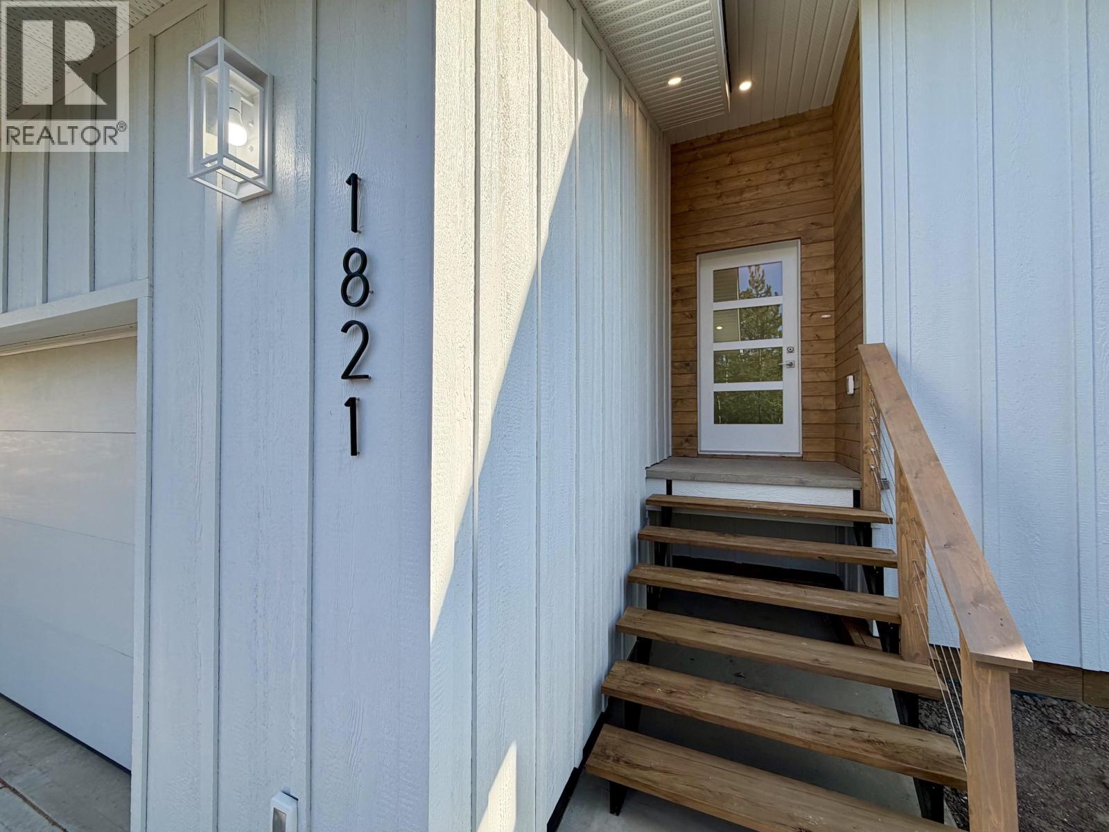 1821 Spruce Drive Property Photo 4